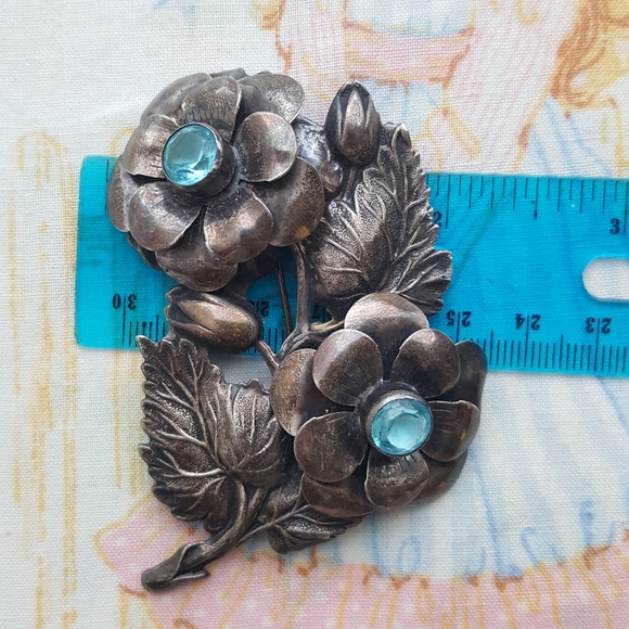 🌙Huge Sterling Blue Rhinestone Flower Brooch - Picture 9 of 15